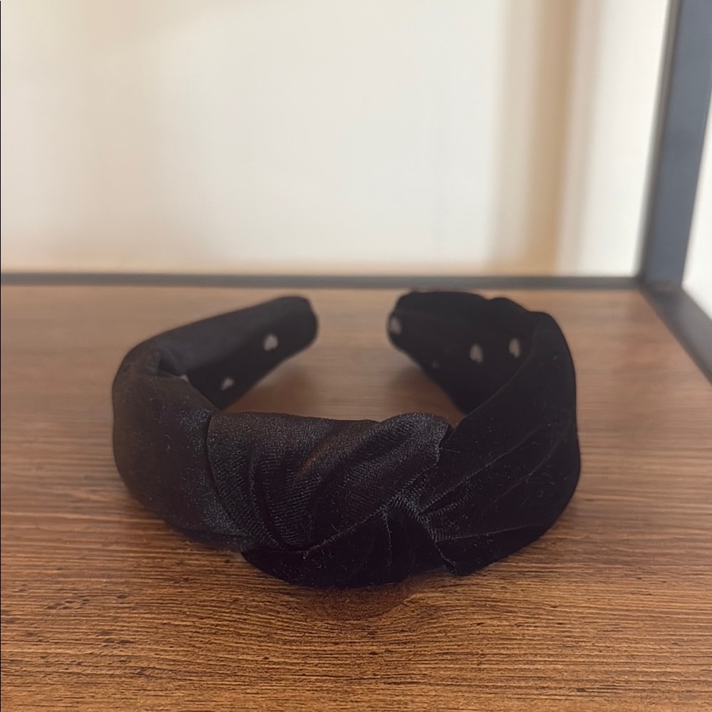 Lele Sadoughi Elegant Black Headband